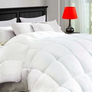 Comforter Queen White All Season Down Alternative Duvet NWT